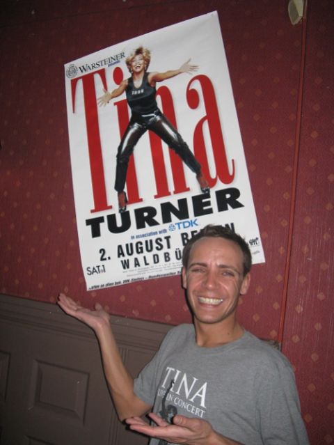 Tina Turner birthday fan party 2012 (7)